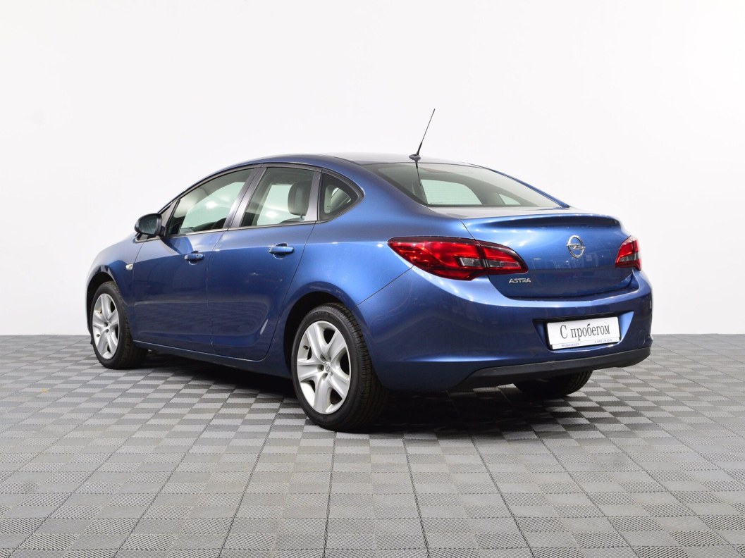 Opel Astra Cosmo 1.6 АКПП, 2013 фото 7