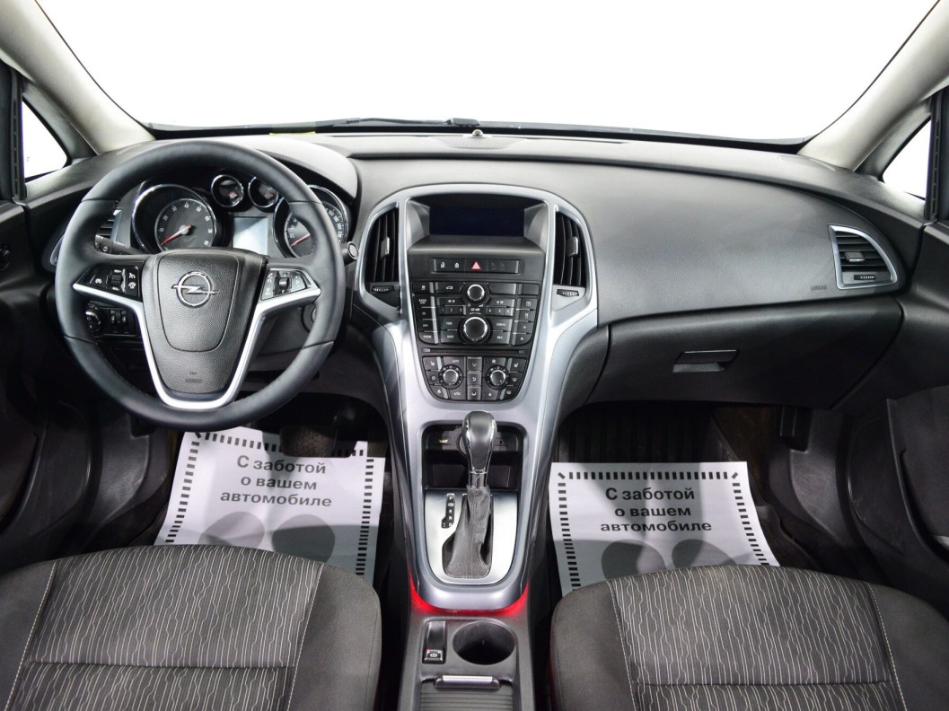 Opel Astra Cosmo 1.6 АКПП, 2013 фото 9