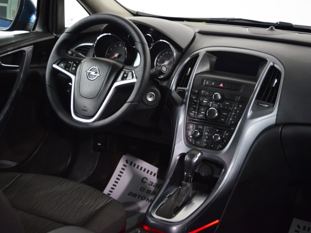 Opel Astra Cosmo 1.6 АКПП, 2013 фото 18