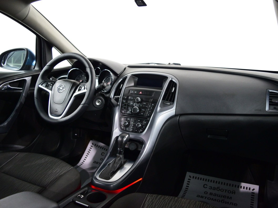 Opel Astra Cosmo 1.6 АКПП, 2013 фото 19