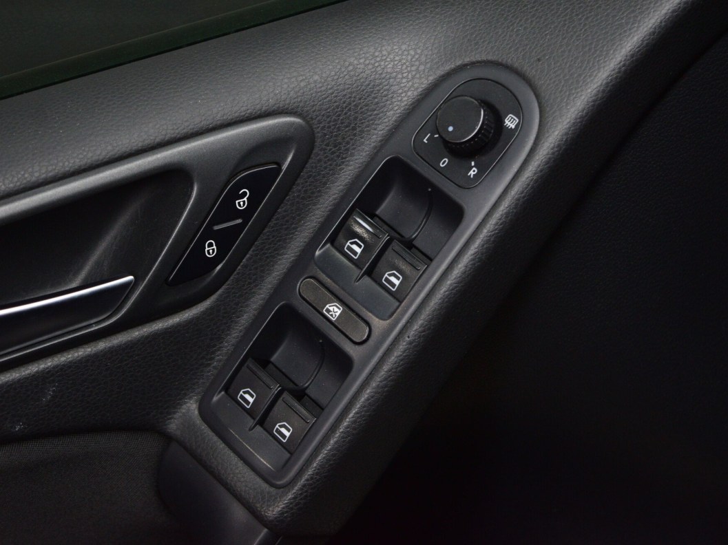 Volkswagen Golf Trendline 1.4 DSG, 2012 фото 14