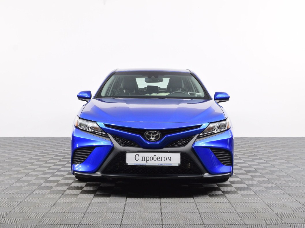 Toyota Camry 2.5 АКПП, 2018 фото 2