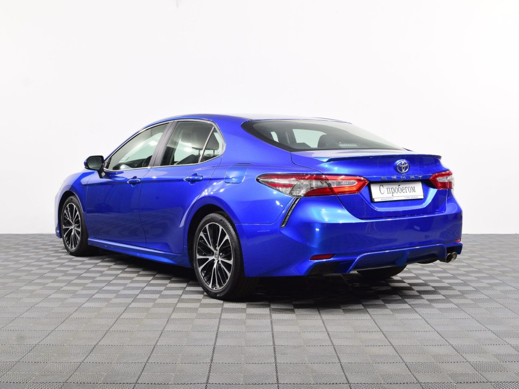 Toyota Camry 2.5 АКПП, 2018 фото 8