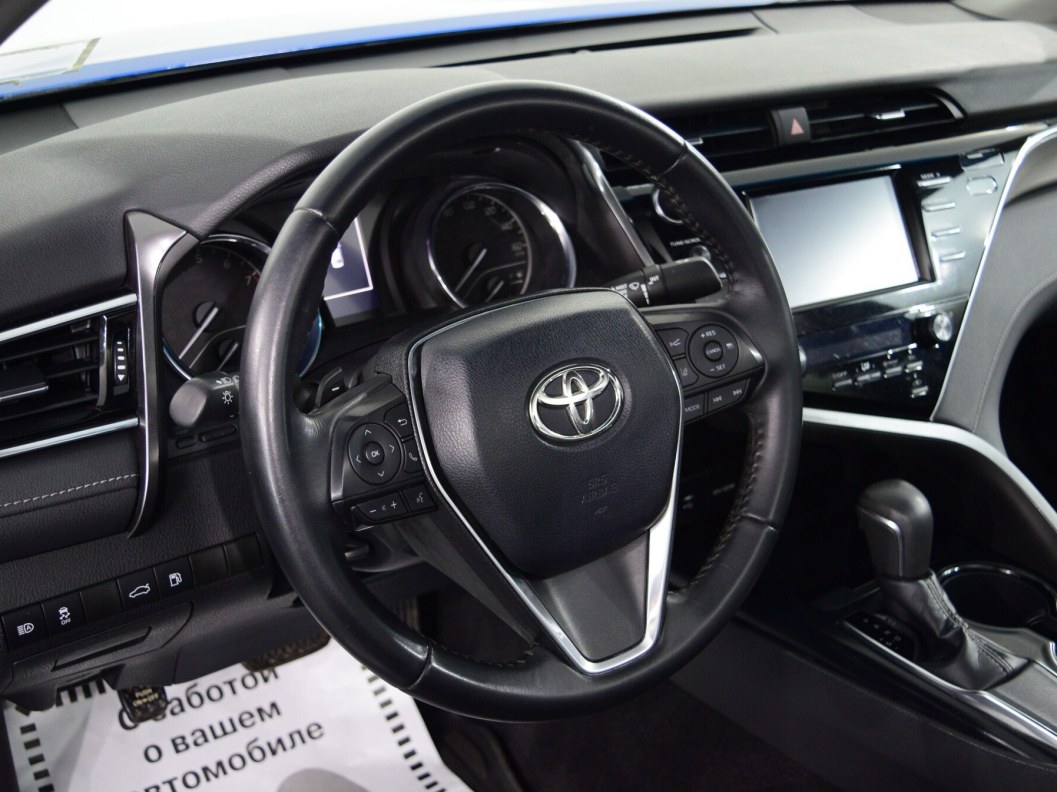 Toyota Camry 2.5 АКПП, 2018 фото 15