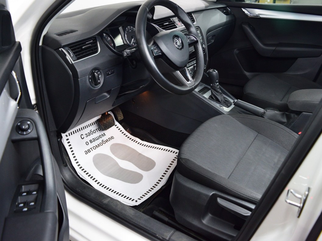 Skoda Octavia Ambition 1.8 DSG, 2015 фото 9