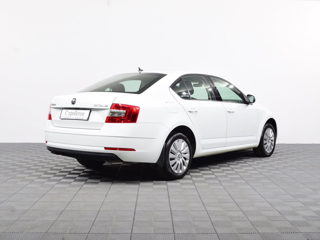 Skoda Octavia Ambition 1.6 АКПП, 2018 фото 6