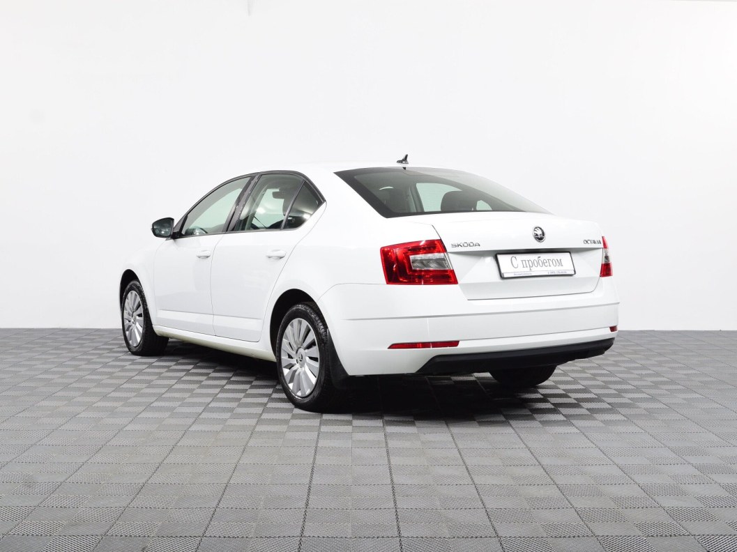 Skoda Octavia Ambition 1.6 АКПП, 2018 фото 8