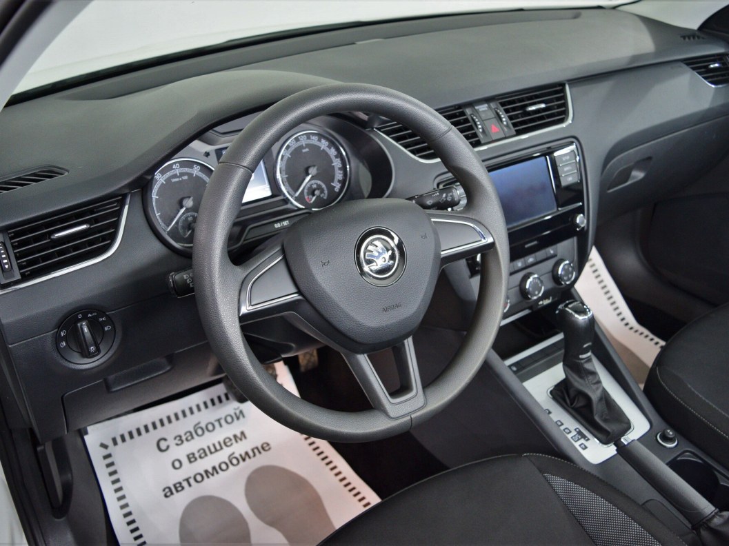 Skoda Octavia Ambition 1.6 АКПП, 2018 фото 14