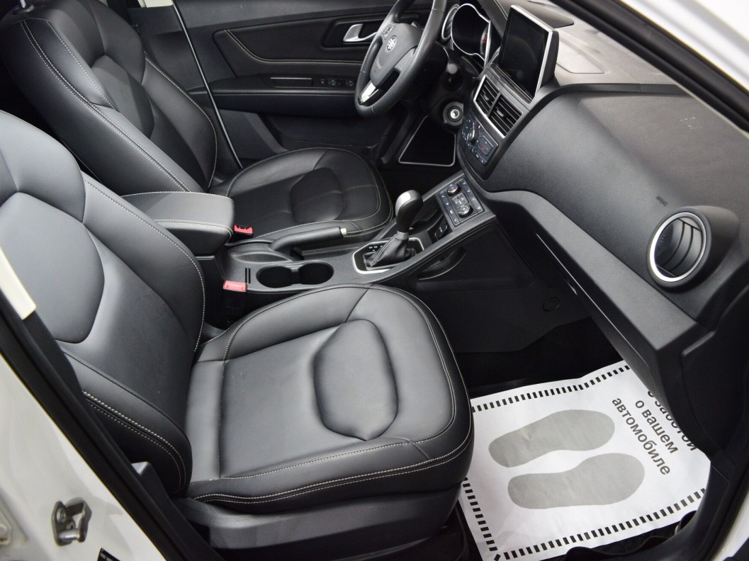 FAW Besturn X40 Luxury 1.6 АКПП, 2020 фото 10