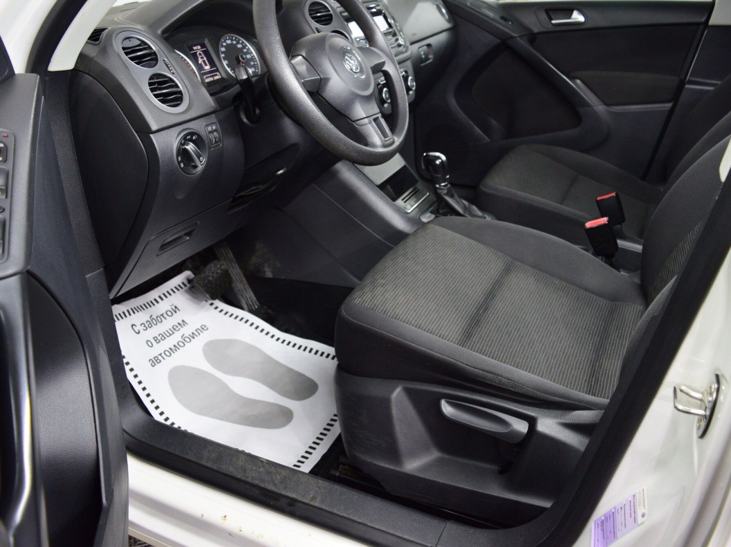 Volkswagen Tiguan CLUB 2.0 АКПП, 2012 фото 9
