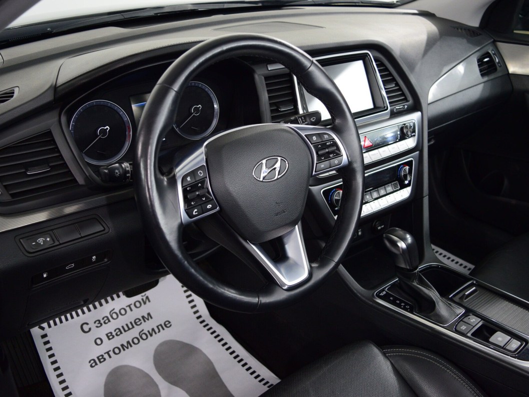 Hyundai Sonata Lifestyle 2.4 АКПП, 2017 фото 14