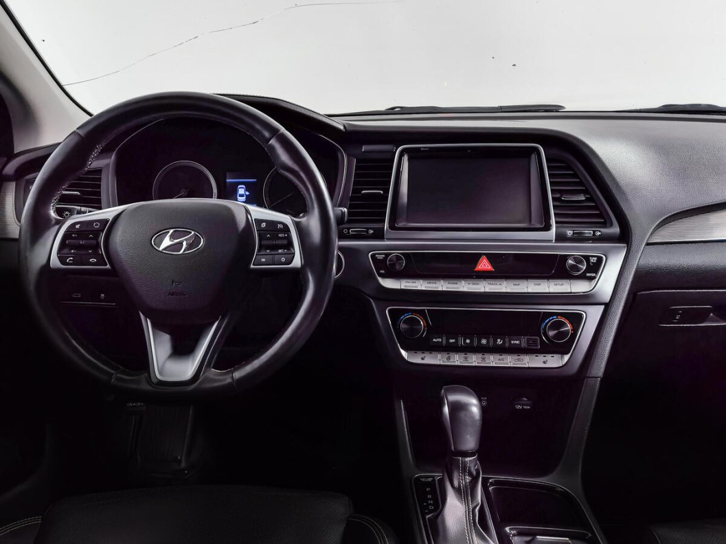 Hyundai Sonata Lifestyle 2.0 АКПП, 2019 фото 8