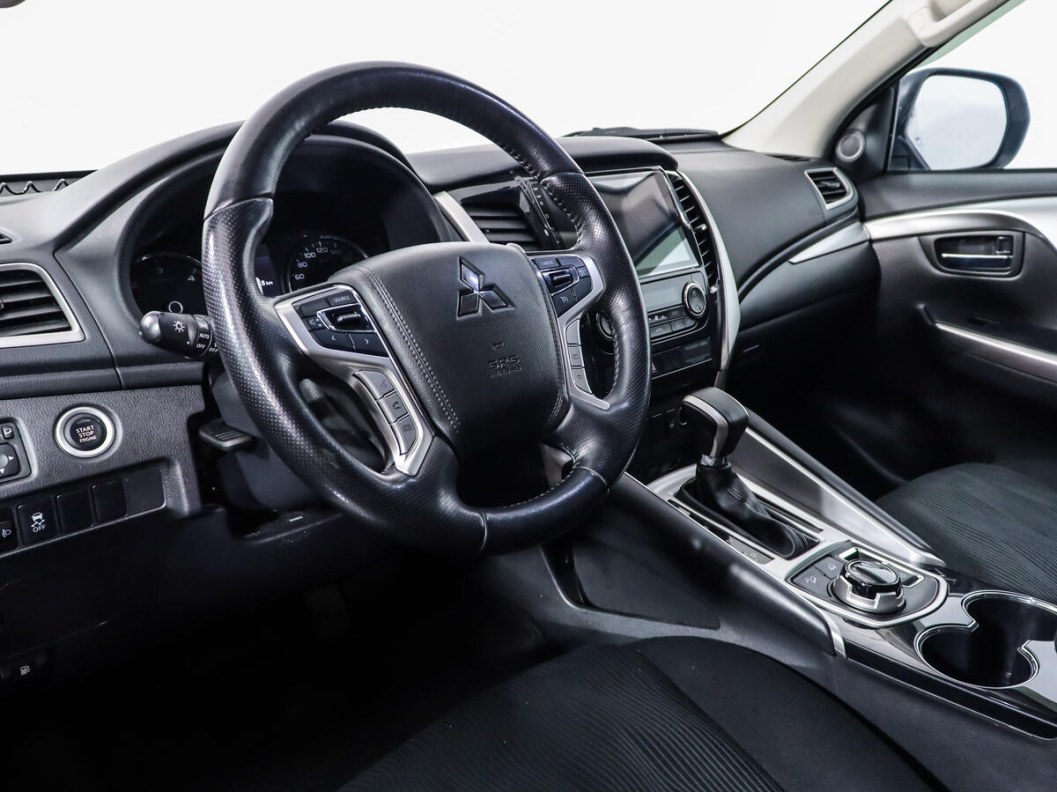 Mitsubishi Pajero Sport Intense S92 2.4 АКПП, 2018 фото 9