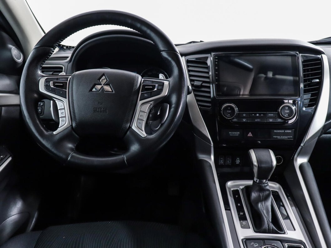 Mitsubishi Pajero Sport Intense S92 2.4 АКПП, 2018 фото 10