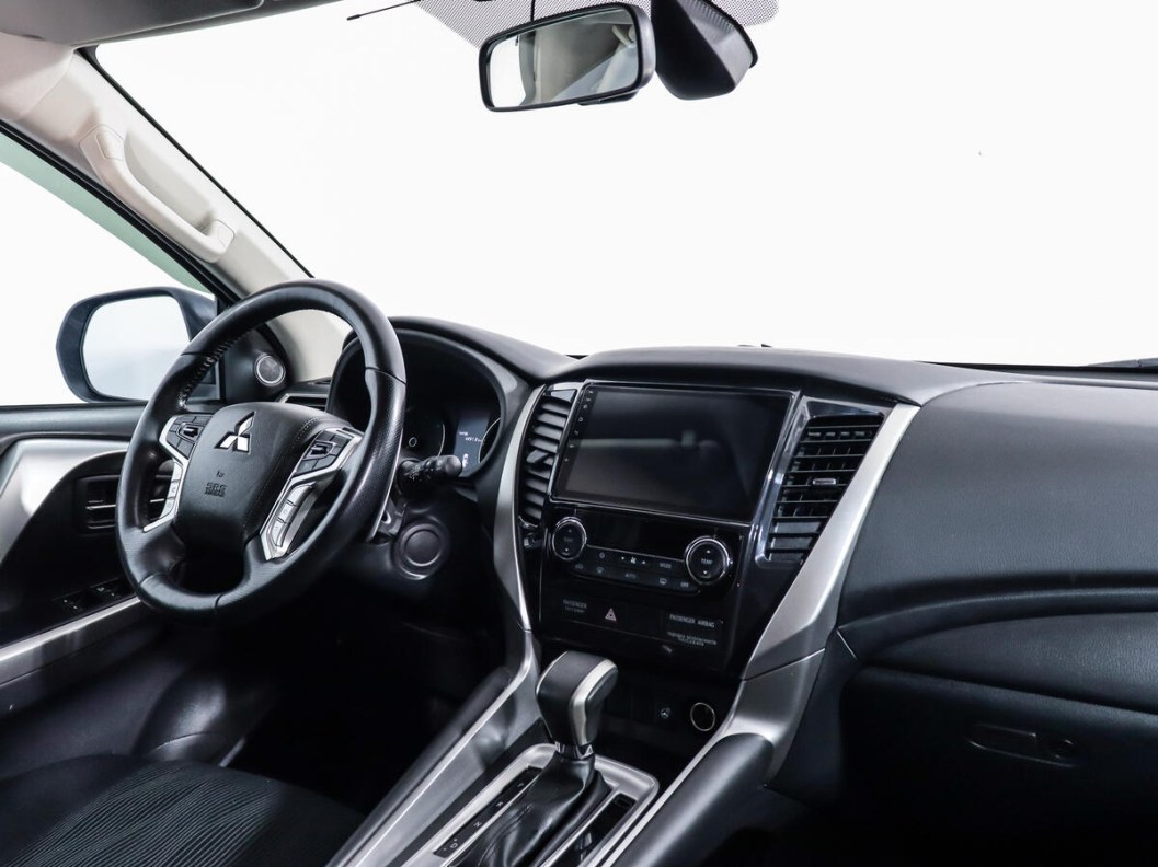 Mitsubishi Pajero Sport Intense S92 2.4 АКПП, 2018 фото 11