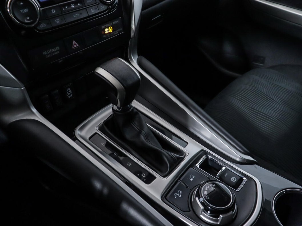 Mitsubishi Pajero Sport Intense S92 2.4 АКПП, 2018 фото 15