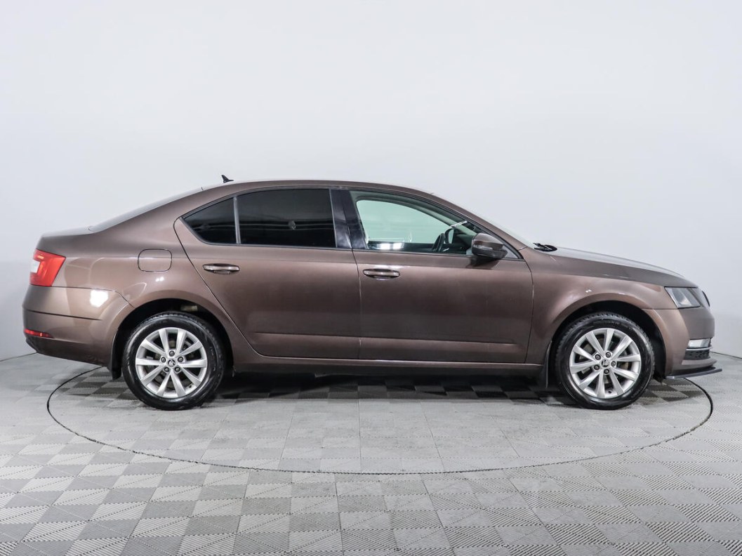 Skoda Octavia Style 1.4 DSG, 2019 фото 4