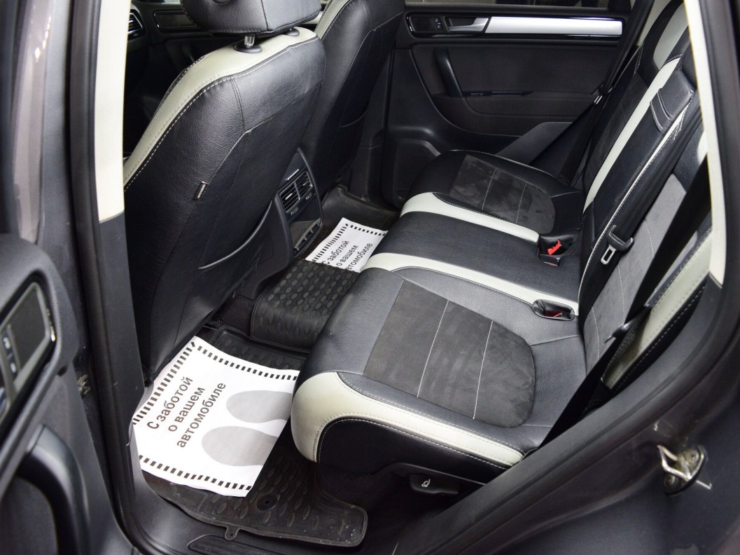Volkswagen Touareg V6 TDI 3.0 , 2011 фото 13
