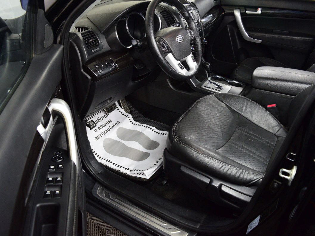 Kia Sorento Comfort 2.4 АКПП, 2011 фото 9