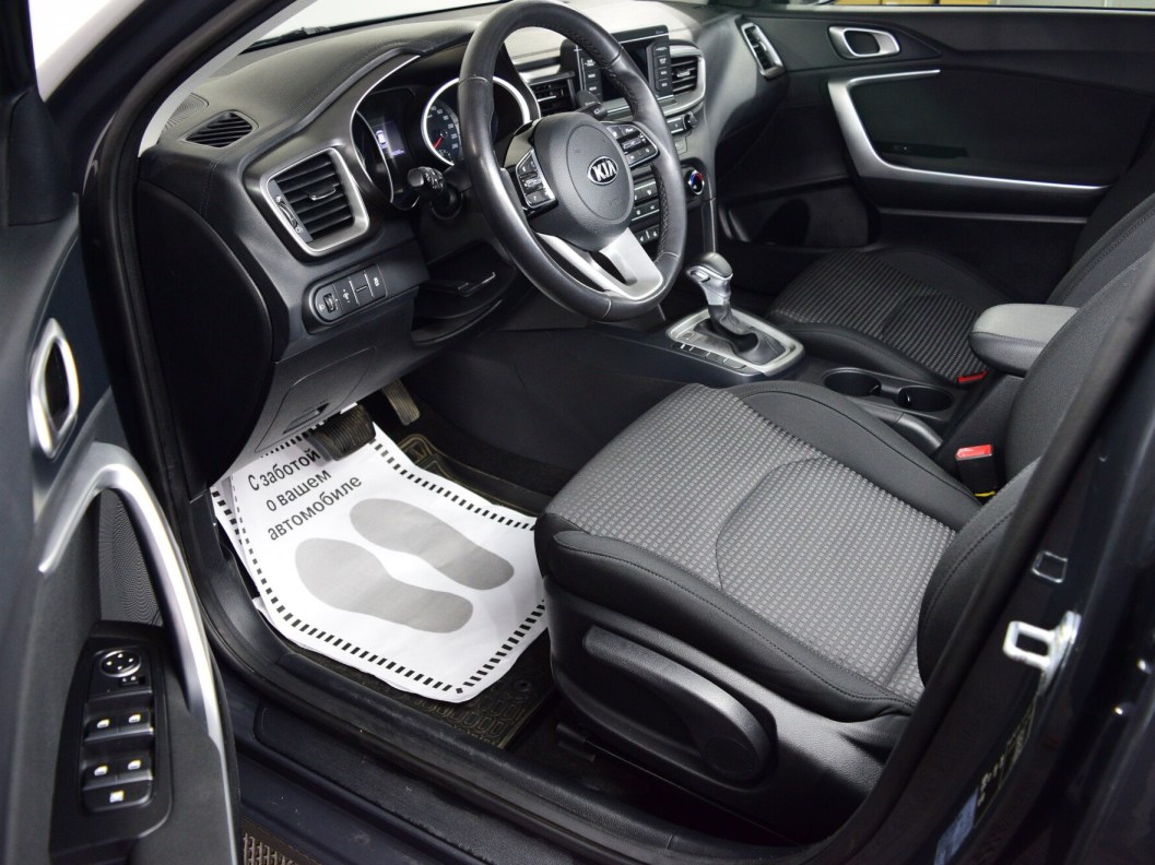 Kia Ceed Luxe 1.6 АКПП, 2019 фото 9