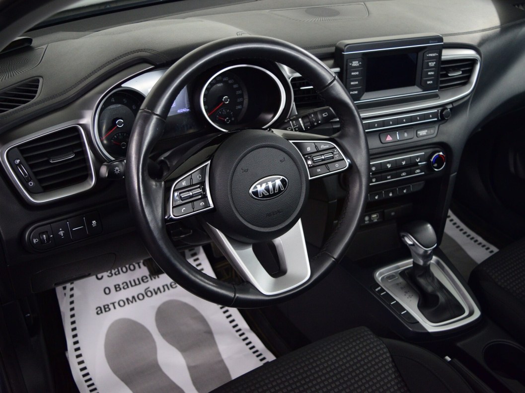 Kia Ceed Luxe 1.6 АКПП, 2019 фото 14