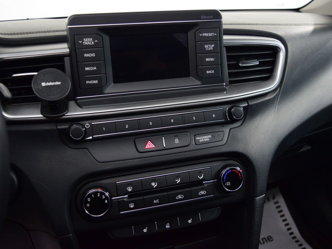 Kia Ceed Luxe 1.6 АКПП, 2019 фото 16