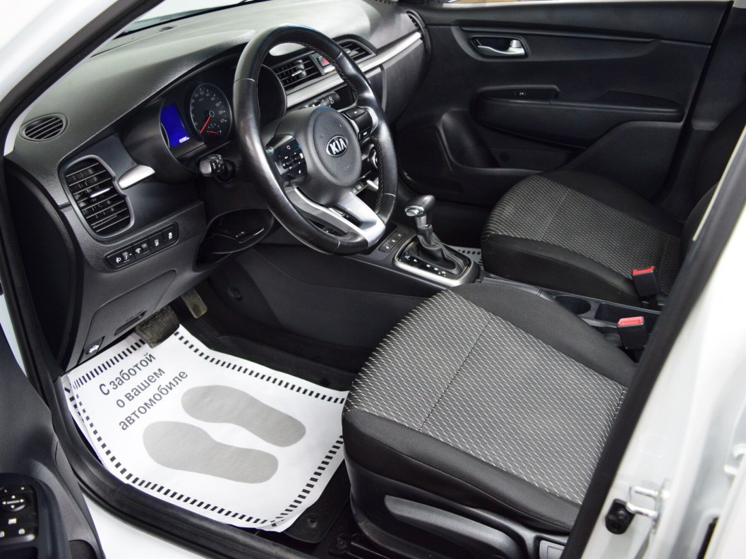 Kia Rio Luxe 1.6 АКПП, 2018 фото 9
