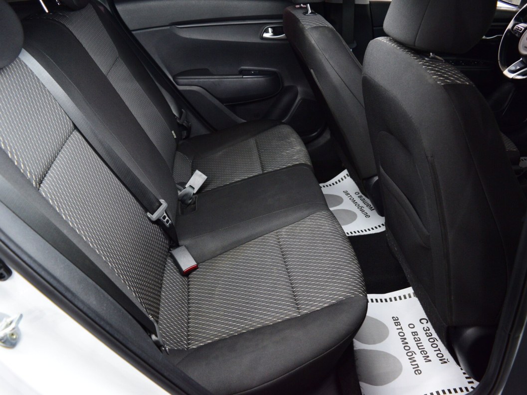 Kia Rio Luxe 1.6 АКПП, 2018 фото 12
