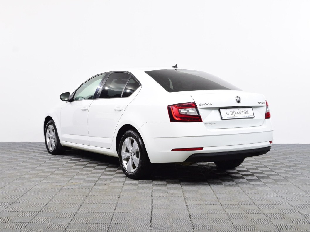 Skoda Octavia Style 1.4 DSG, 2017 фото 8