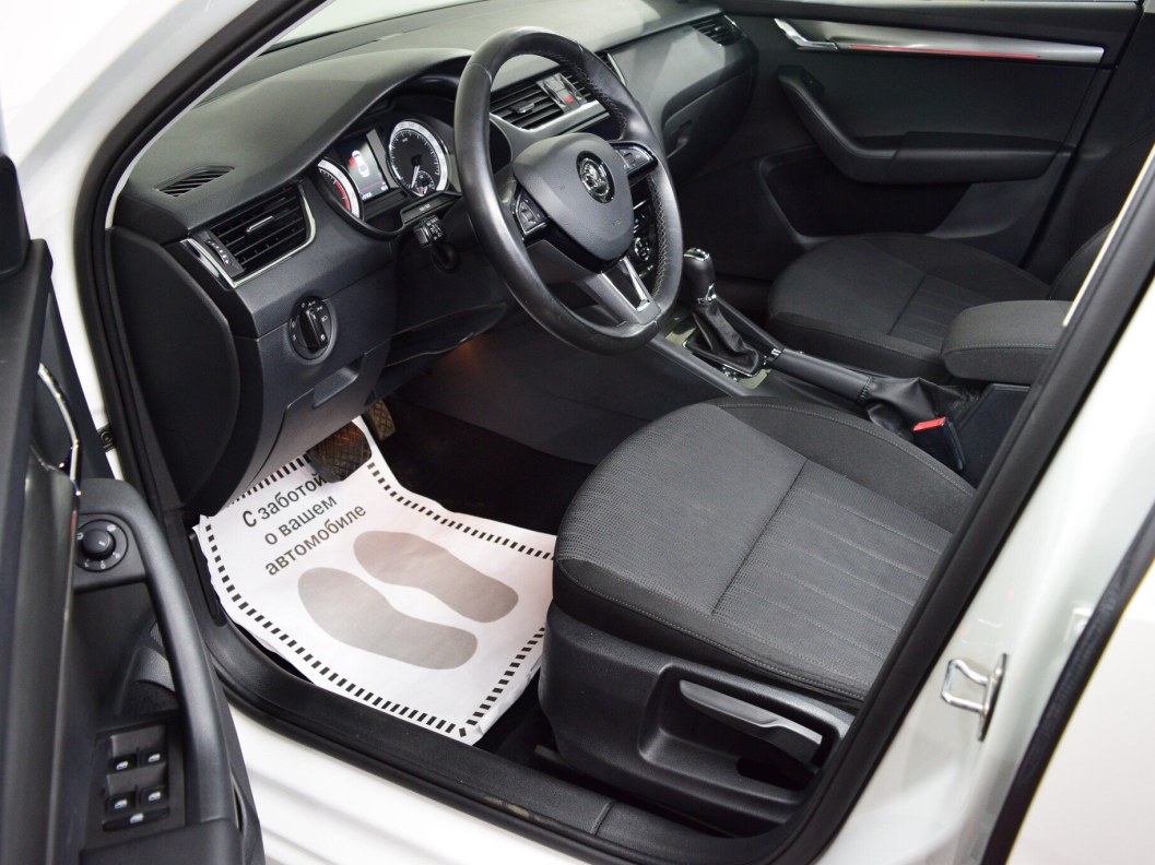 Skoda Octavia Style 1.4 DSG, 2017 фото 9