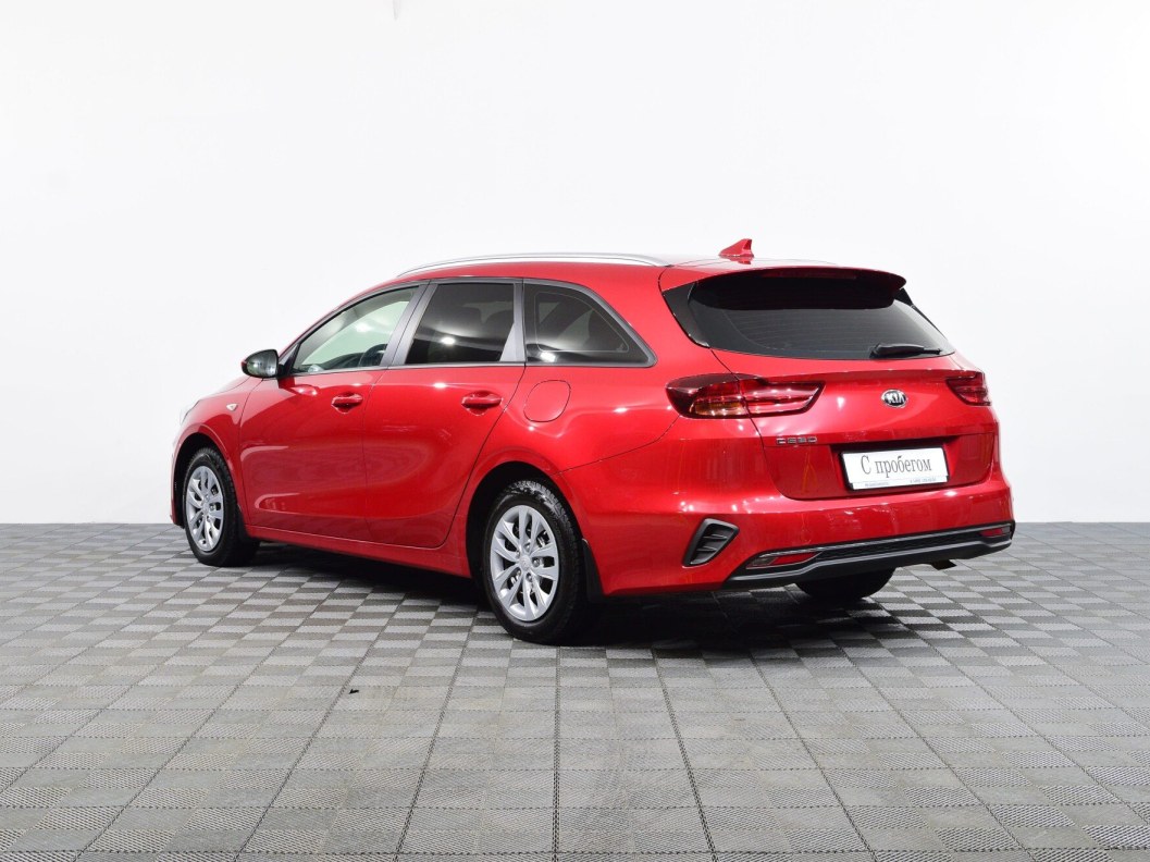 Kia Ceed Luxe 1.6 АКПП, 2021 фото 5