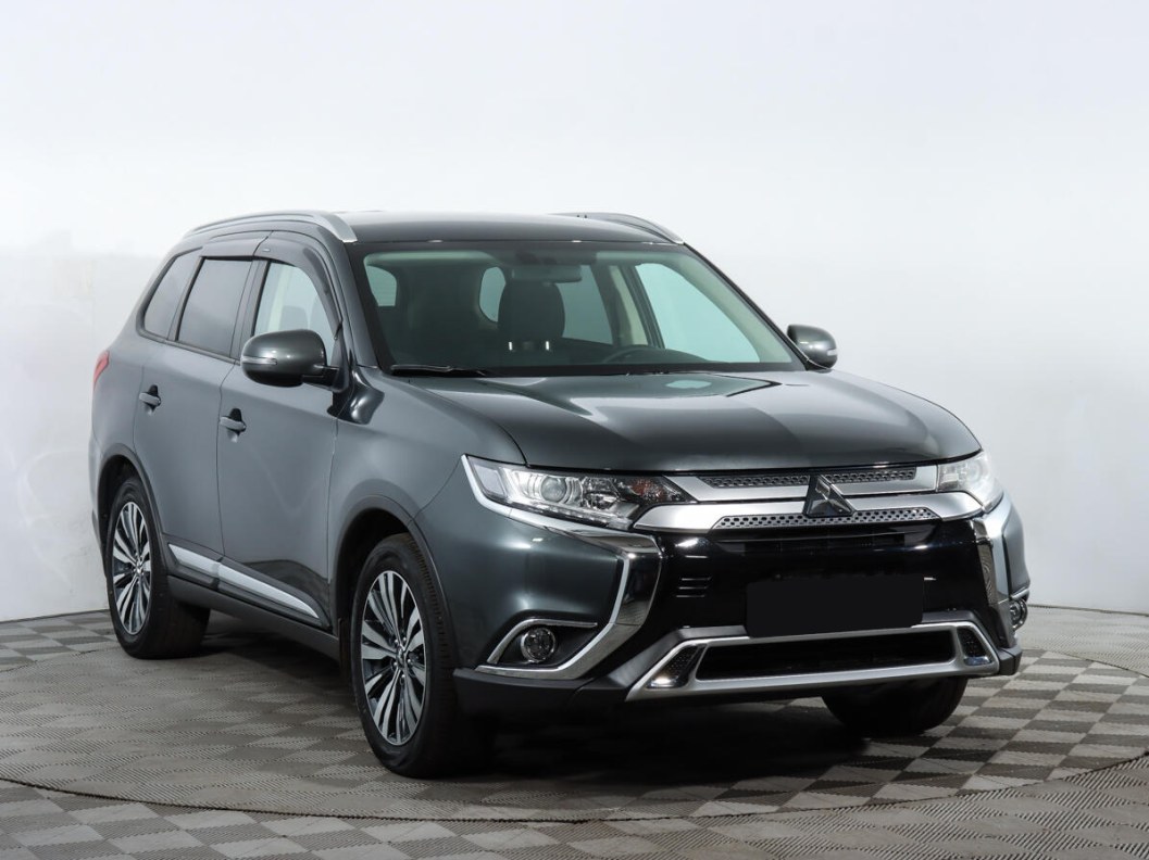 Mitsubishi Outlander Ultimate 2.4 CVT, 2019 фото 1