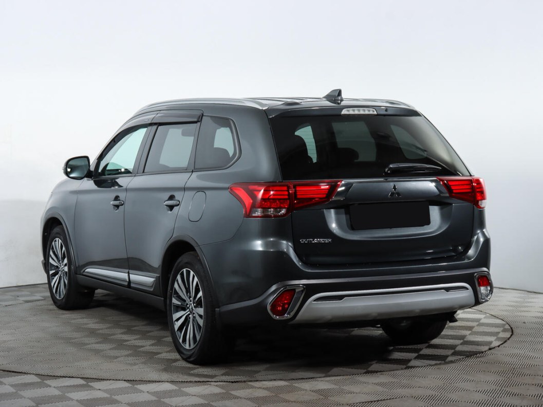 Mitsubishi Outlander Ultimate 2.4 CVT, 2019 фото 4