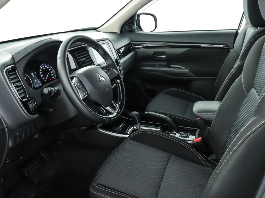 Mitsubishi Outlander Ultimate 2.4 CVT, 2019 фото 7
