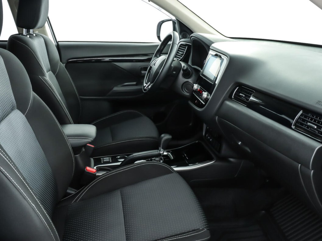 Mitsubishi Outlander Ultimate 2.4 CVT, 2019 фото 9