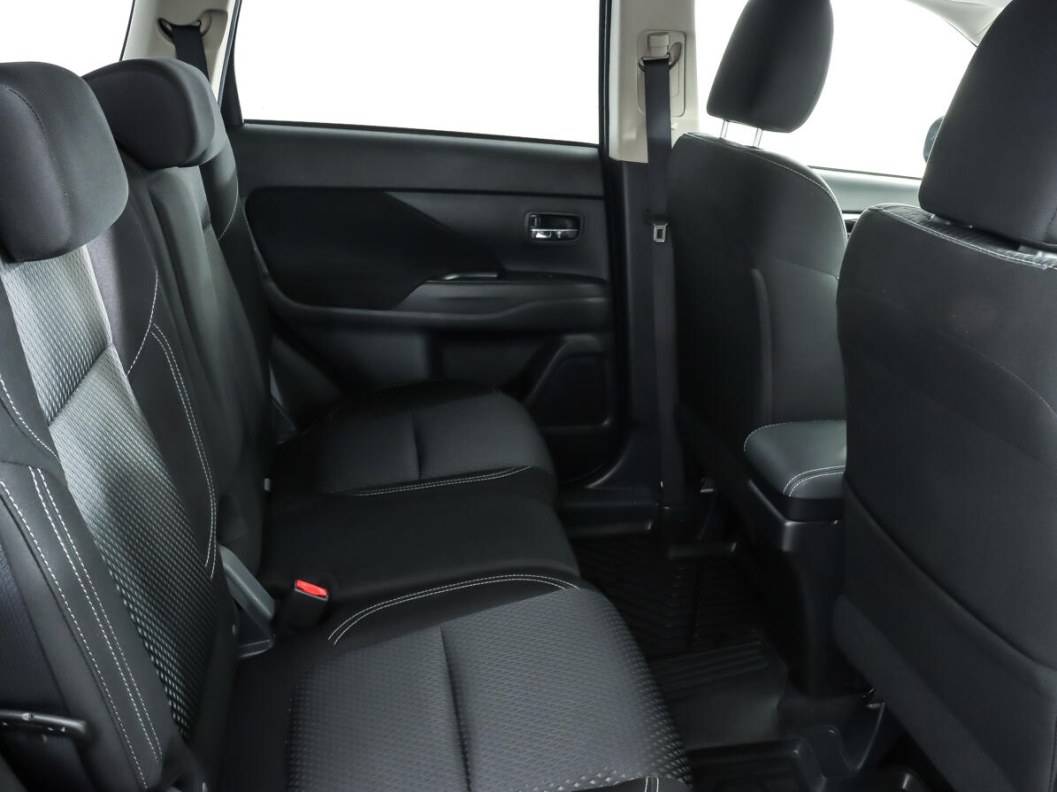 Mitsubishi Outlander Ultimate 2.4 CVT, 2019 фото 10