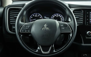 Mitsubishi Outlander Ultimate 2.4 CVT, 2019 превью 12
