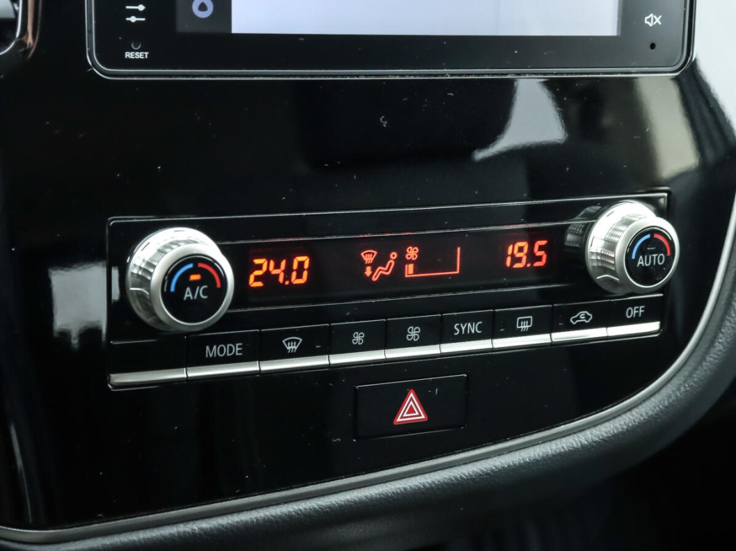 Mitsubishi Outlander Ultimate 2.4 CVT, 2019 фото 17