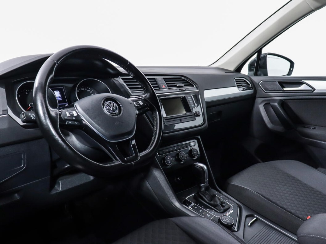 Volkswagen Tiguan Comfortline 2.0 DSG, 2017 фото 9