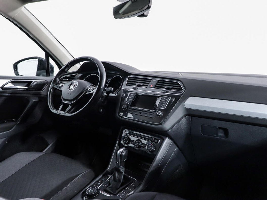 Volkswagen Tiguan Comfortline 2.0 DSG, 2017 фото 11