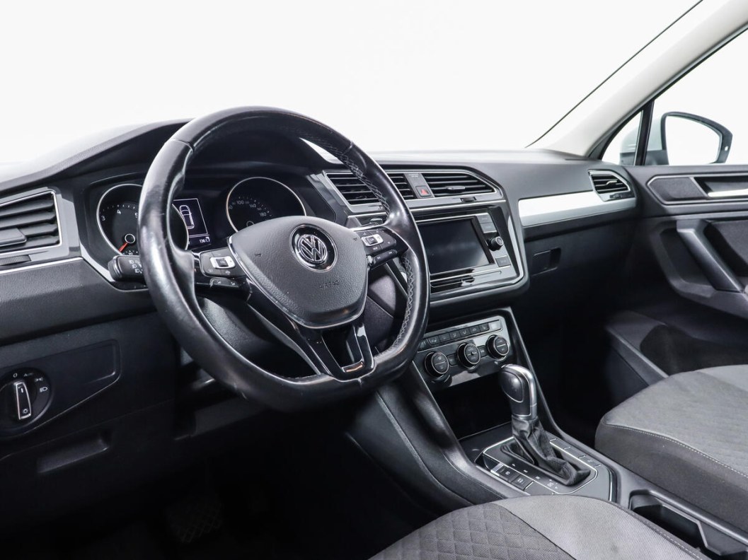 Volkswagen Tiguan Comfortline 1.4 DSG, 2018 фото 9
