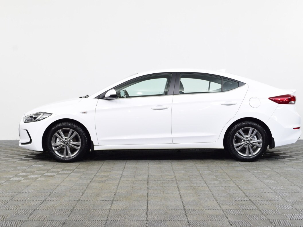 Hyundai Elantra Active 1.6 АКПП, 2018 фото 4
