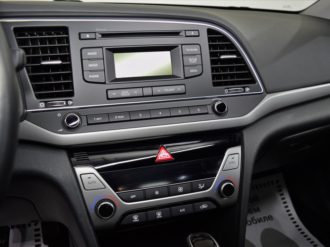 Hyundai Elantra Active 1.6 АКПП, 2018 фото 15
