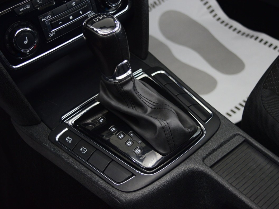 Skoda Superb Elegance 1.8 DSG, 2014 фото 15