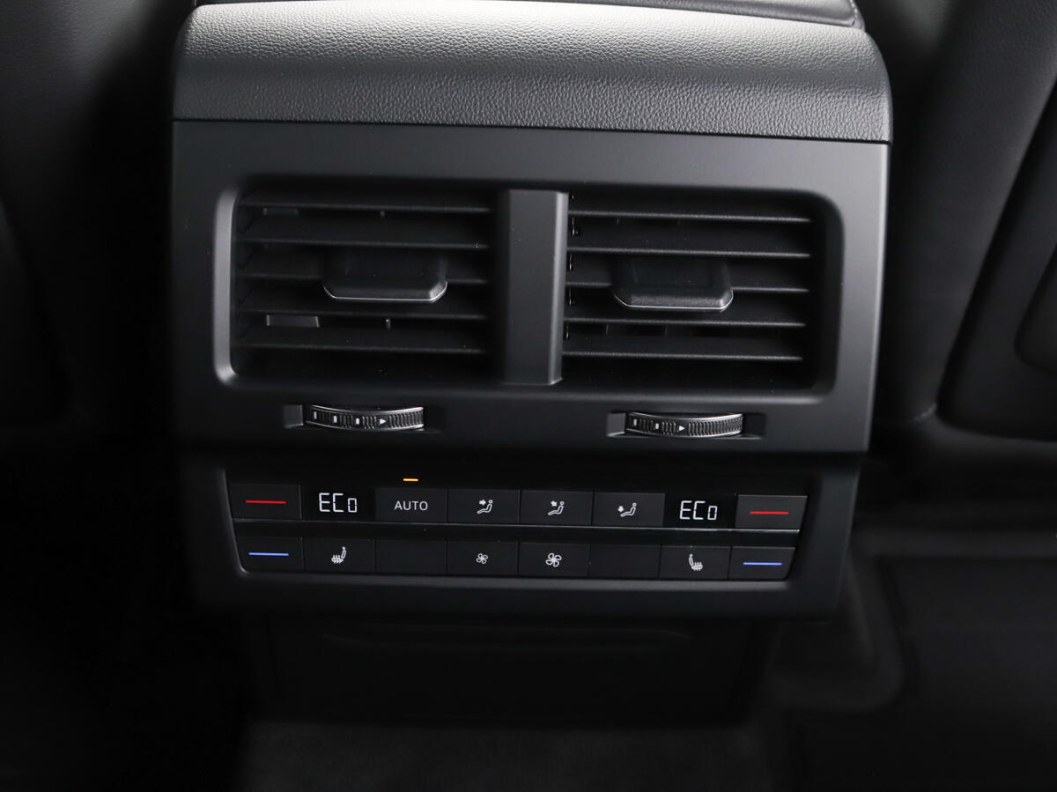 Volkswagen Touareg Exclusive 3.0 , 2020 фото 18
