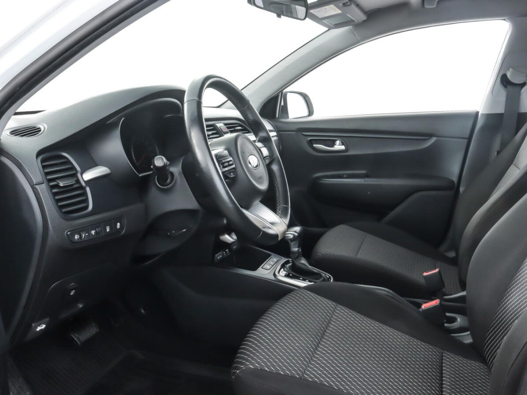 Kia Rio Comfort 1.4 АКПП, 2020 фото 7