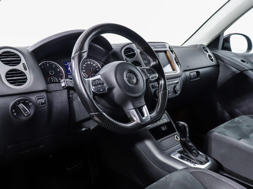 Volkswagen Tiguan Sport 2.0 АКПП, 2016 фото 9