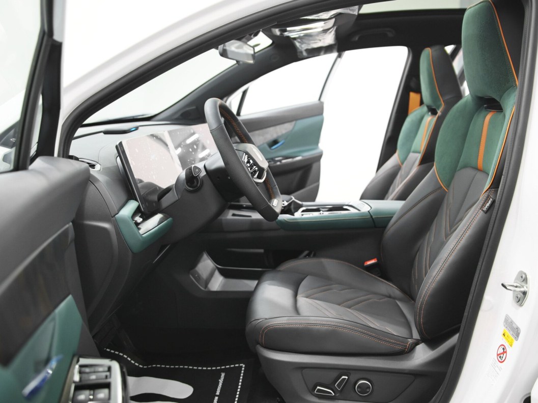 Changan UNI-T Exclusive DCT, 2023 фото 6