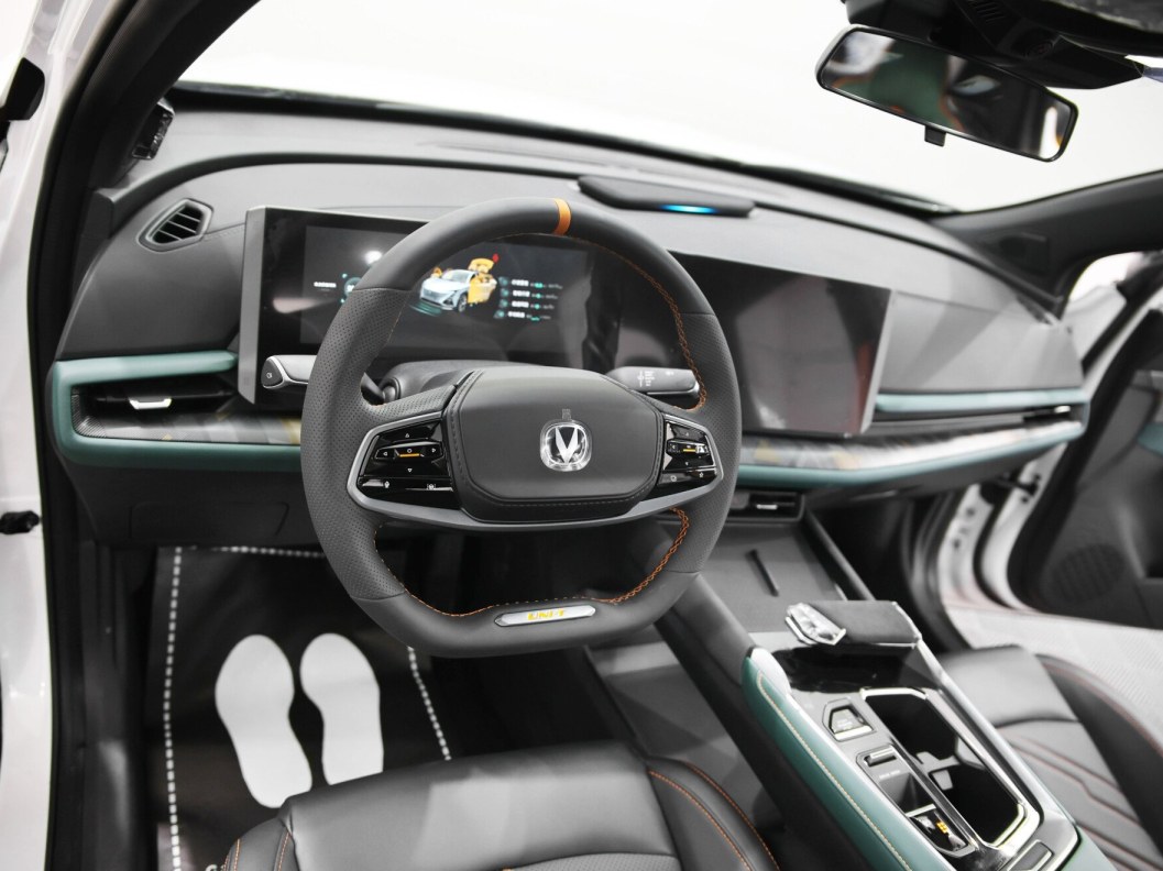 Changan UNI-T Exclusive DCT, 2023 фото 7
