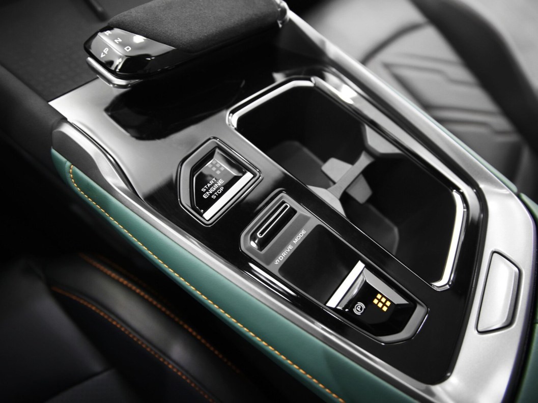 Changan UNI-T Exclusive DCT, 2023 фото 14